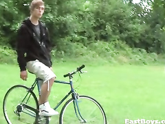 Man pisses and gets his cute cock masturbated