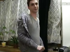 Skinny young guy hotly poses nude in front of the loaner